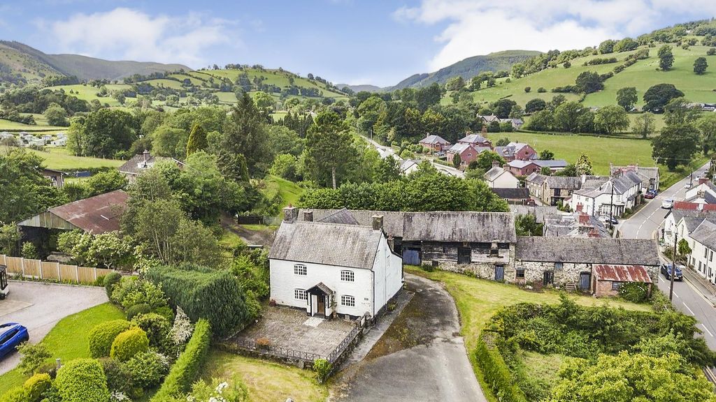 Property photo 1 of 33 Dji_Fly_20250606_113346_0_1749206026548_Photo_Low_