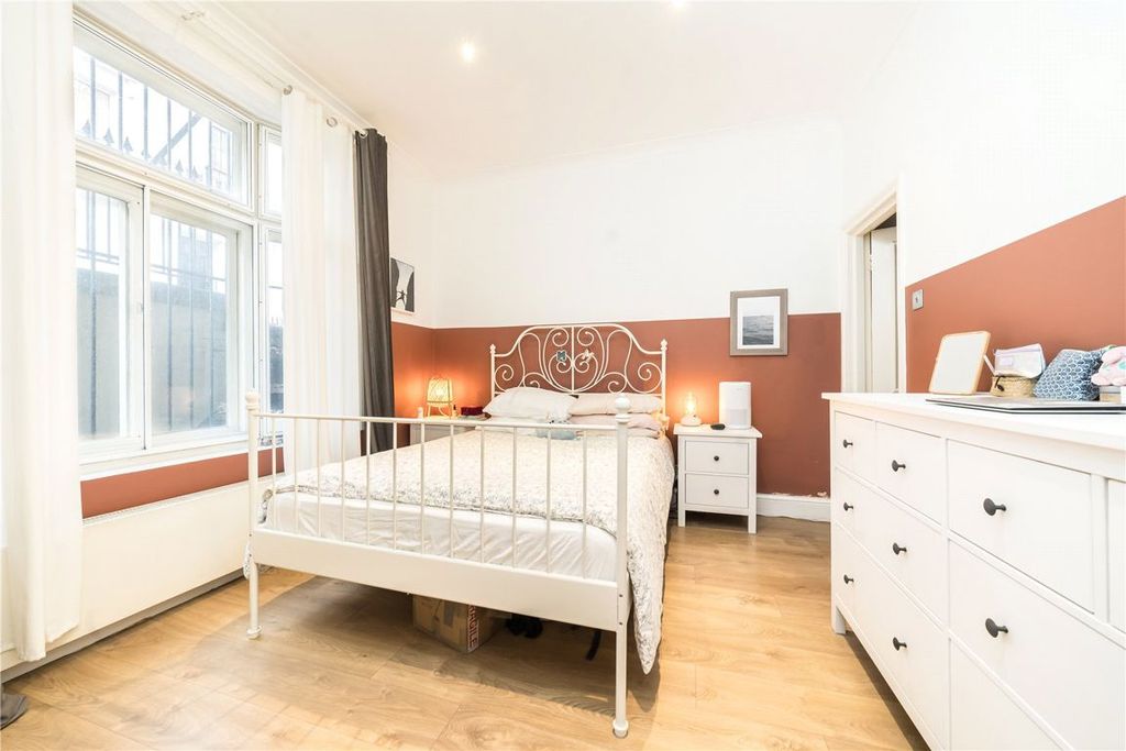 Property photo 3 of 6