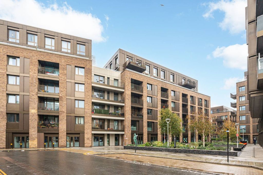 Property photo 3 of 27