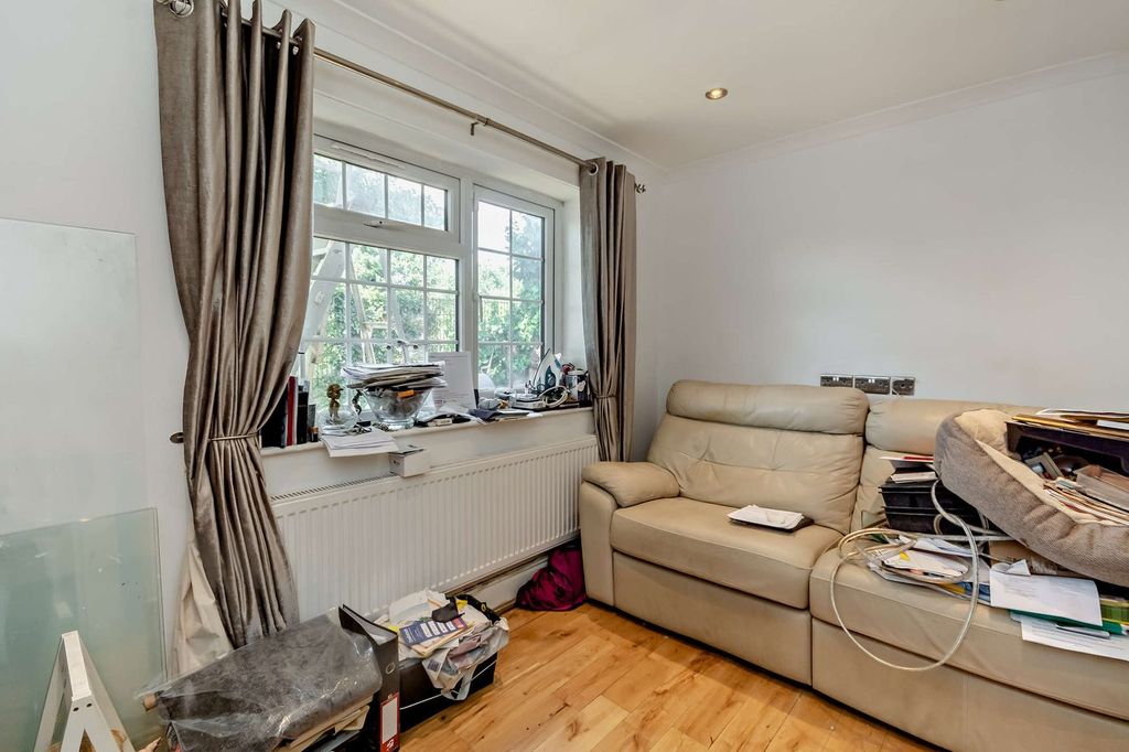 Property photo 3 of 26