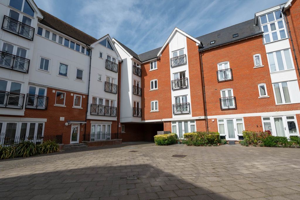 Property photo 3 of 10