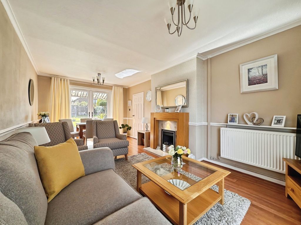 Property photo 3 of 22 Lounge/Dining Room