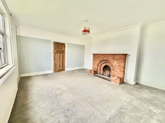 Property photo 3 of 16 Sitting Room