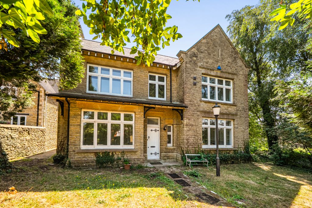 Property photo 1 of 30