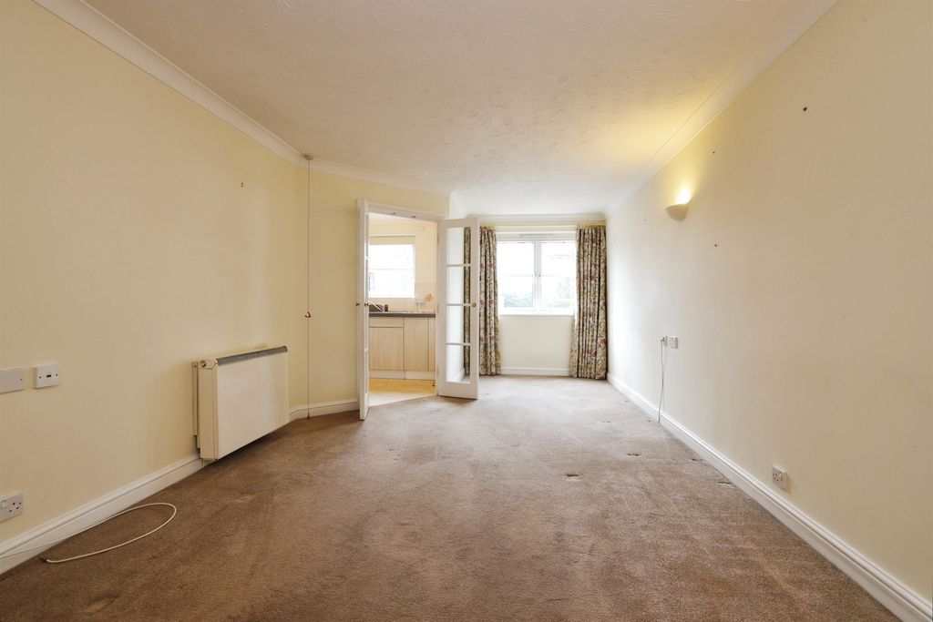 Property photo 3 of 13
