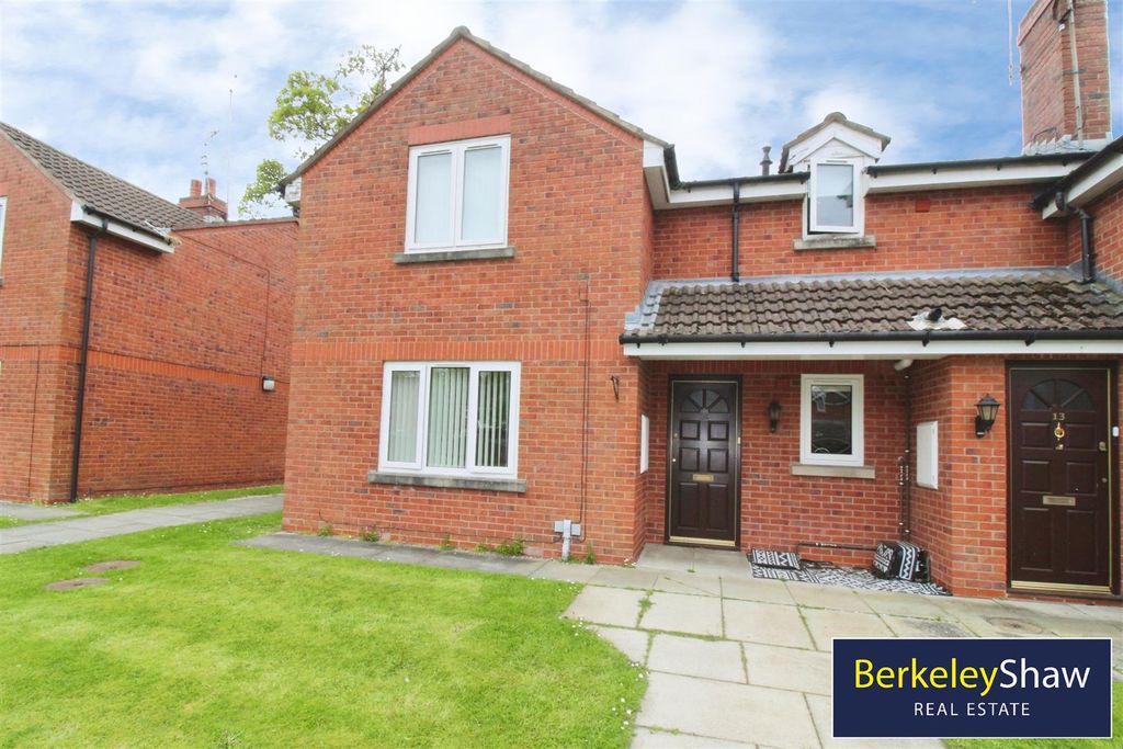 Property photo 1 of 12 External