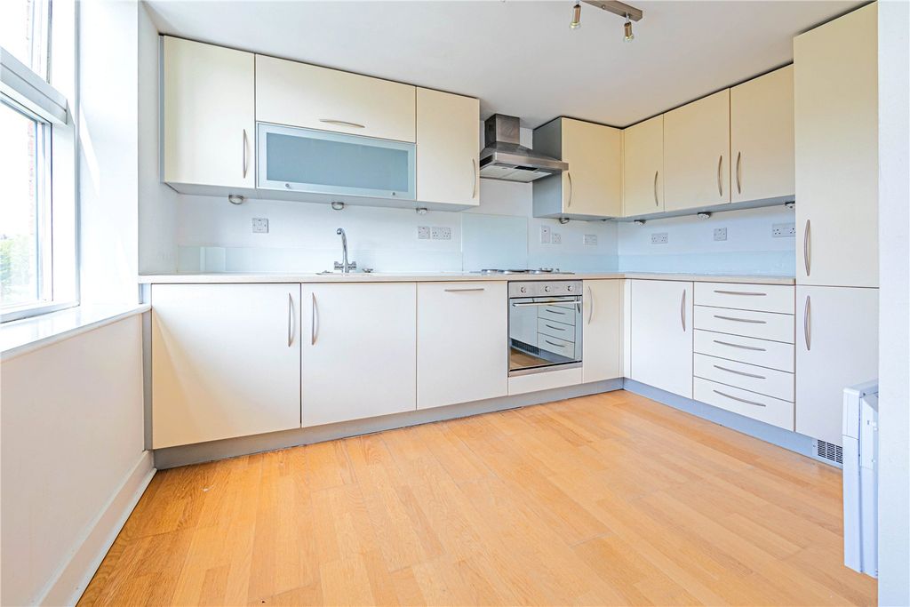 Property photo 1 of 10 Picture No. 18