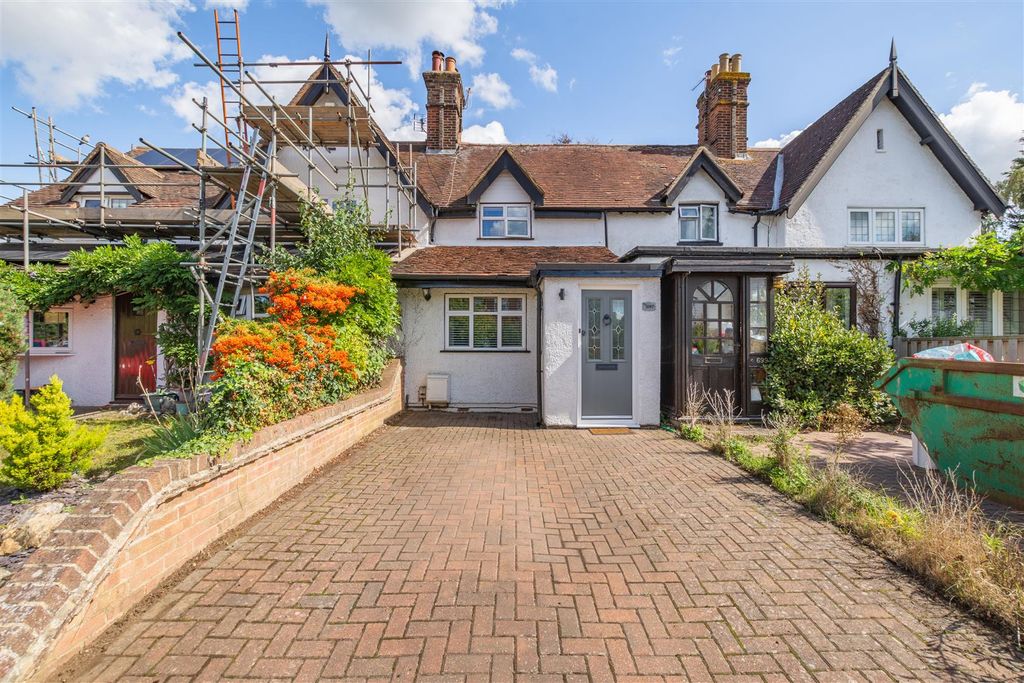 Property photo 1 of 16 8663201-Exterior02.Jpg