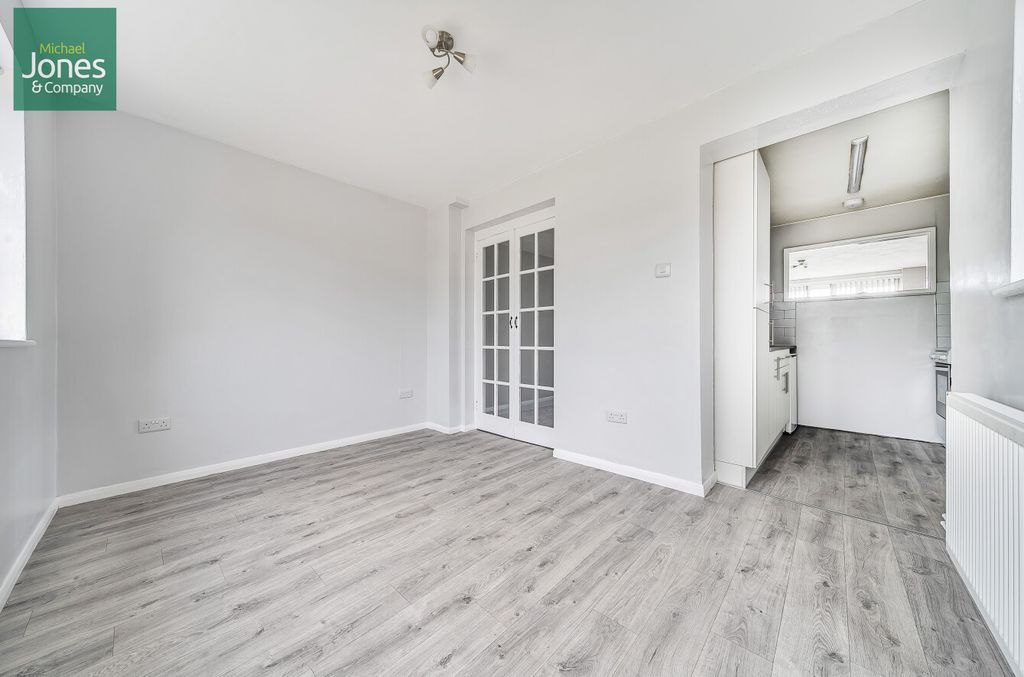 Property photo 3 of 11 Dining Room