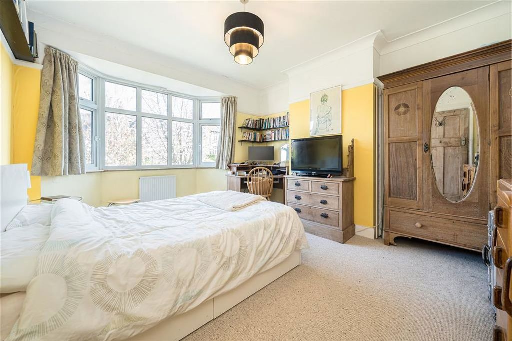 Property photo 3 of 12