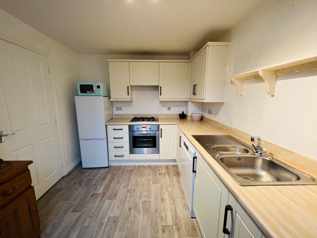 Property photo 2 of 21