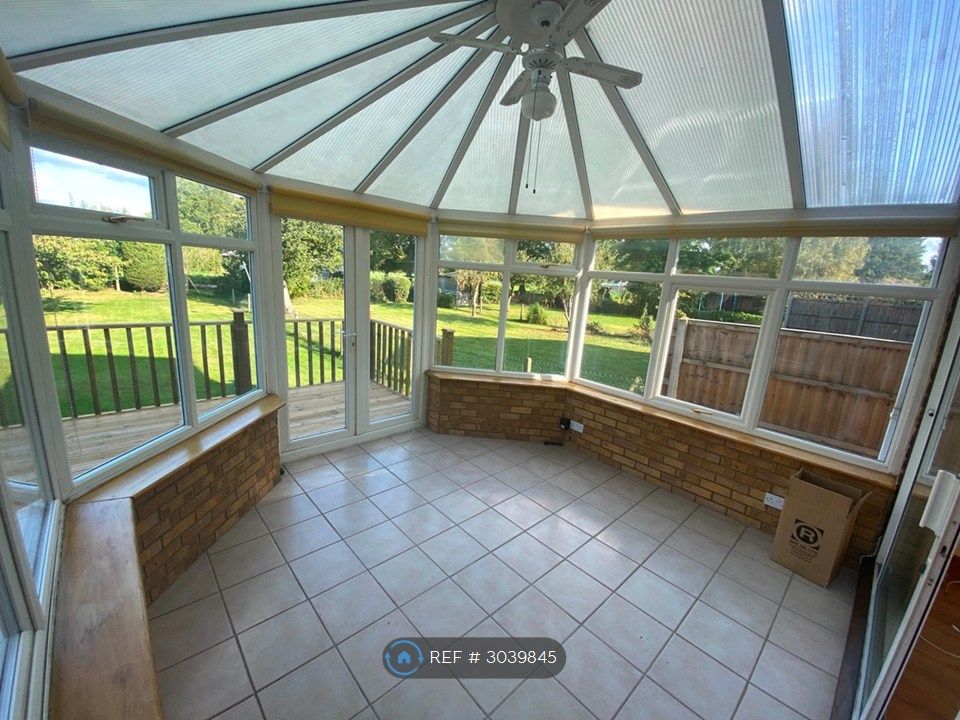 Property photo 3 of 7 Conservatory