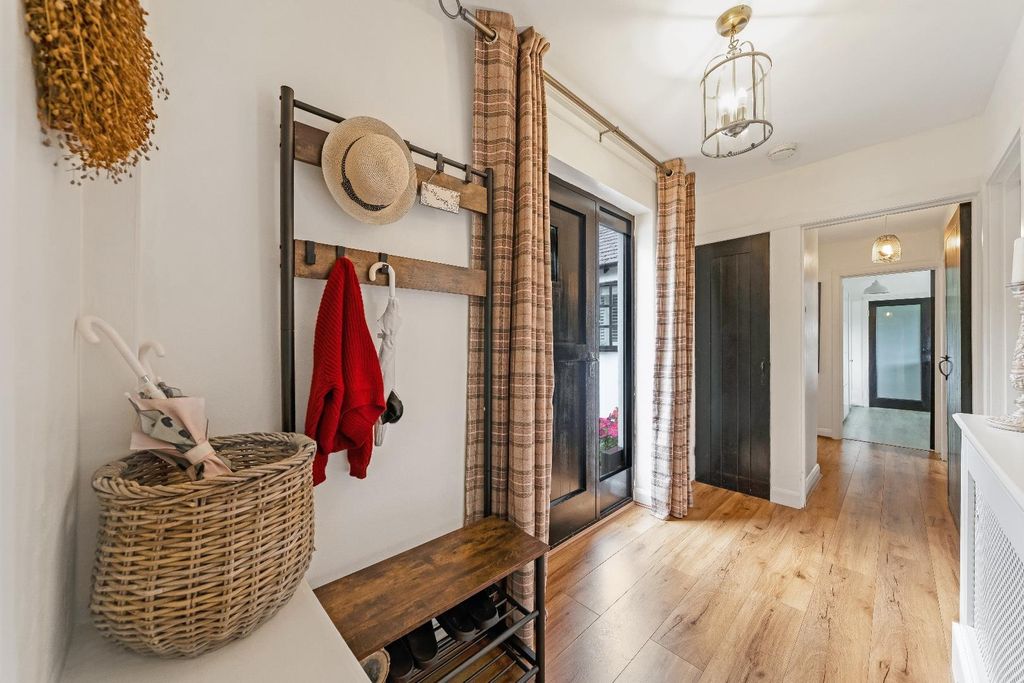 Property photo 2 of 31 Dsc01042_Hdr.Jpg