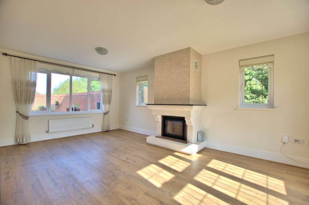 Property photo 3 of 20