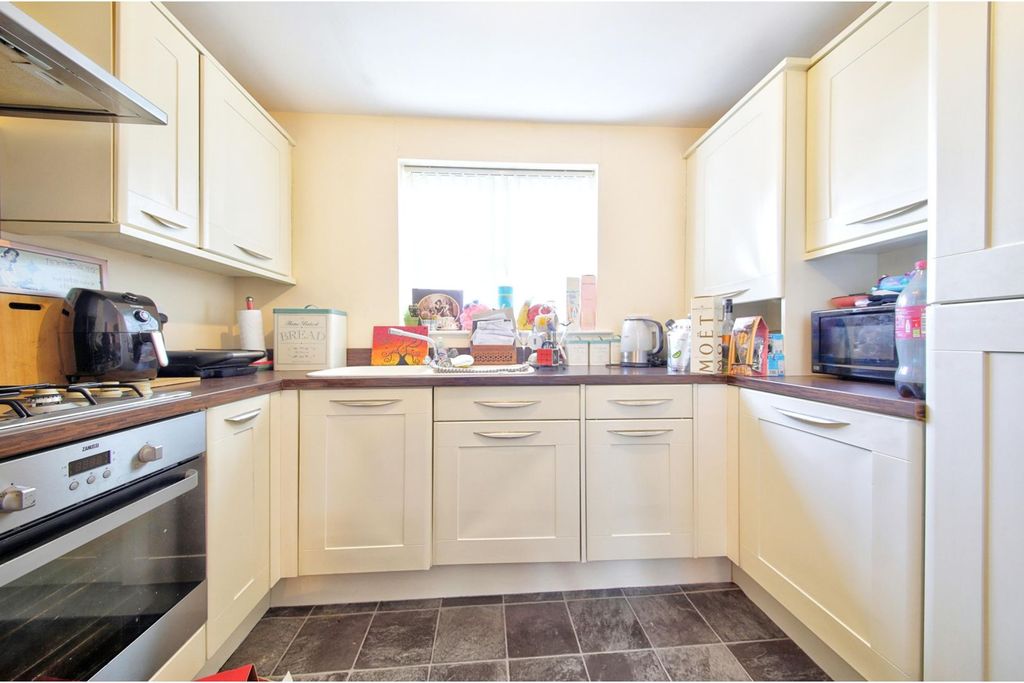 Property photo 2 of 12 Kitchen
