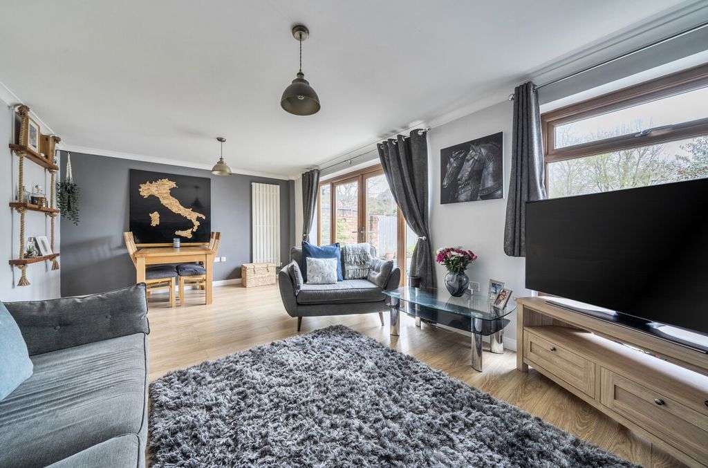 Property photo 2 of 21 1383920-20-691F3c...