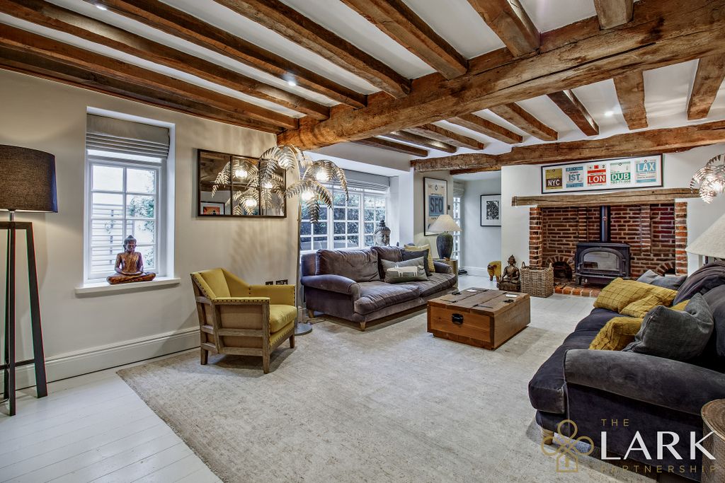 Property photo 3 of 50 8669044-Interiorwm15-800