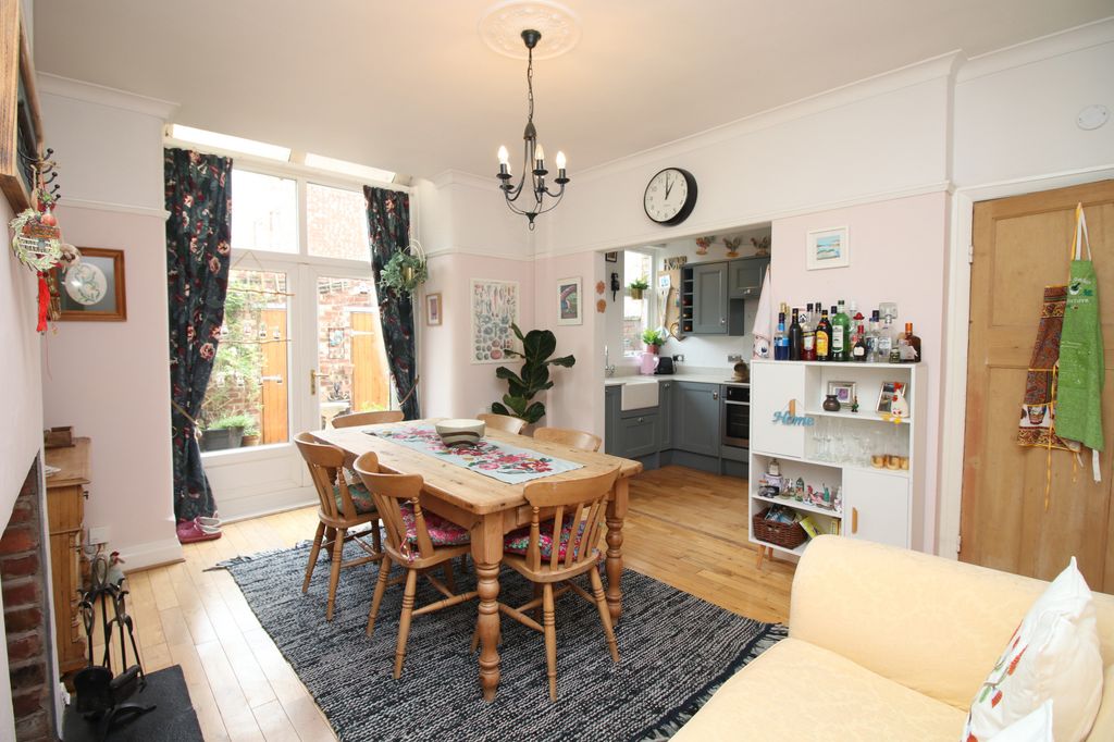 Property photo 2 of 24