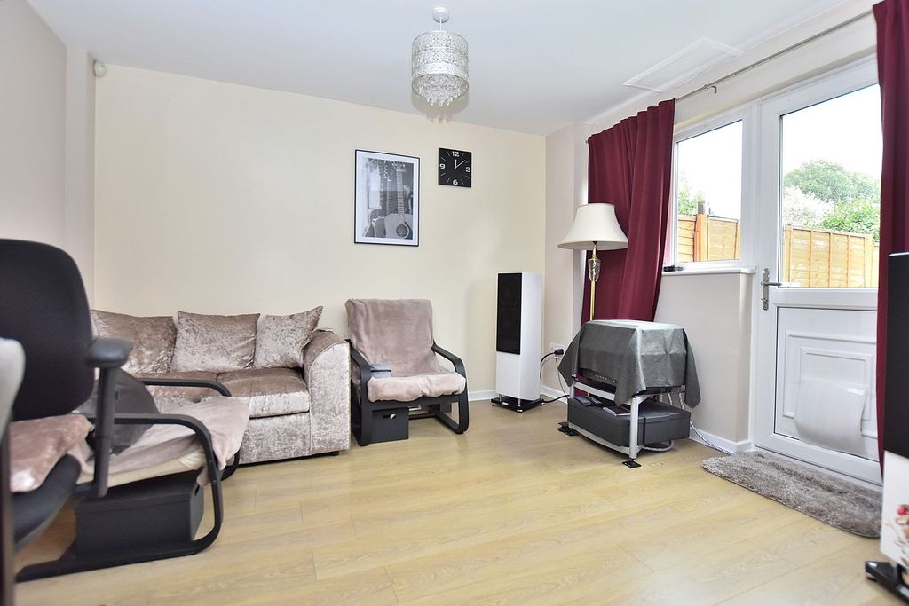 Property photo 2 of 6