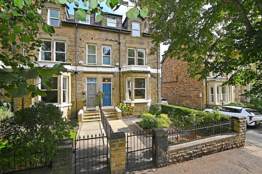 Property photo 1 of 39
