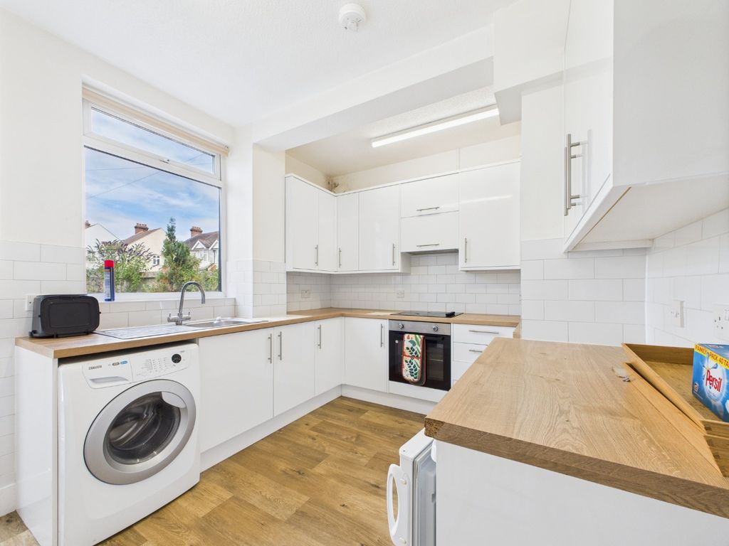 Property photo 3 of 16 4468183
