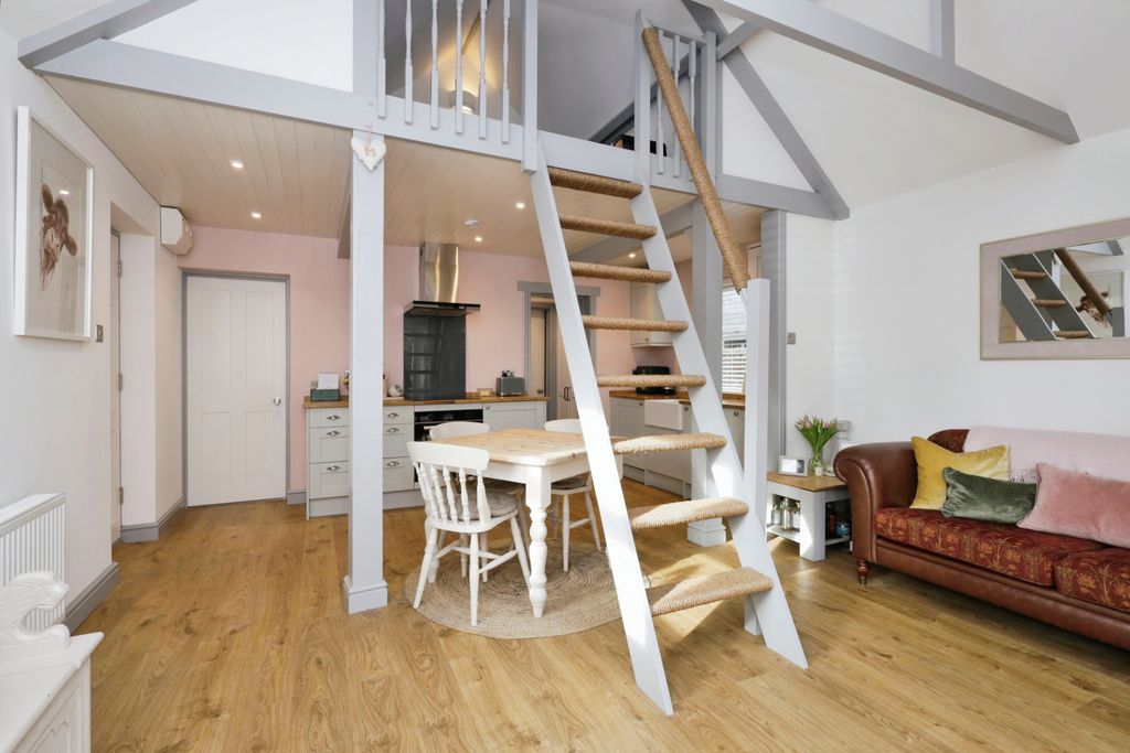 Property photo 3 of 20 Photography