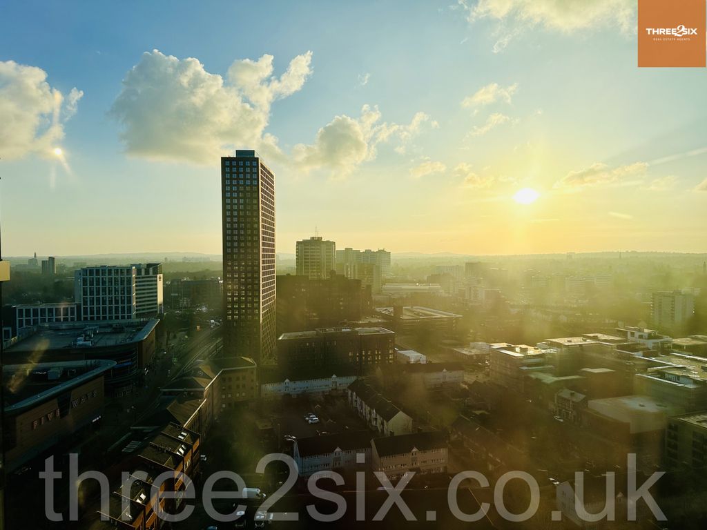 Property photo 1 of 10 Welcome To This Top-Floor Penthouse-Level One-Bedroom Apartment Offering Sweeping Views Across Edgbaston And The Surrounding Areas.