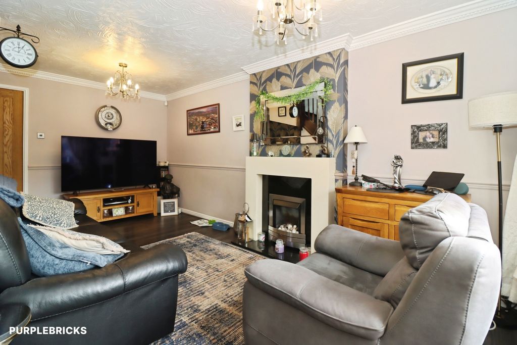 Property photo 2 of 23