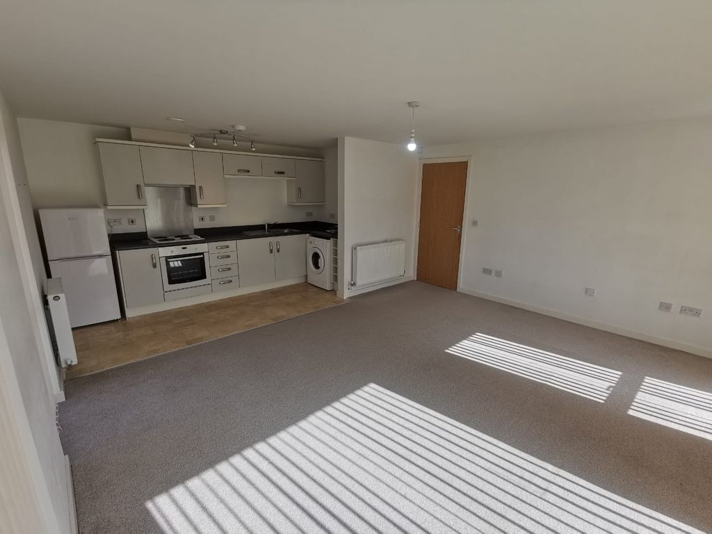 Property photo 2 of 8 Photo 3