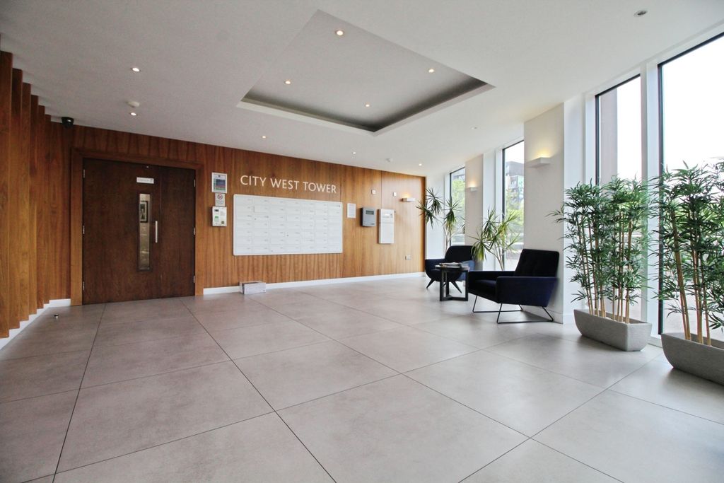 Property photo 2 of 13 Listing_792376_0013_36Feb33A (1)