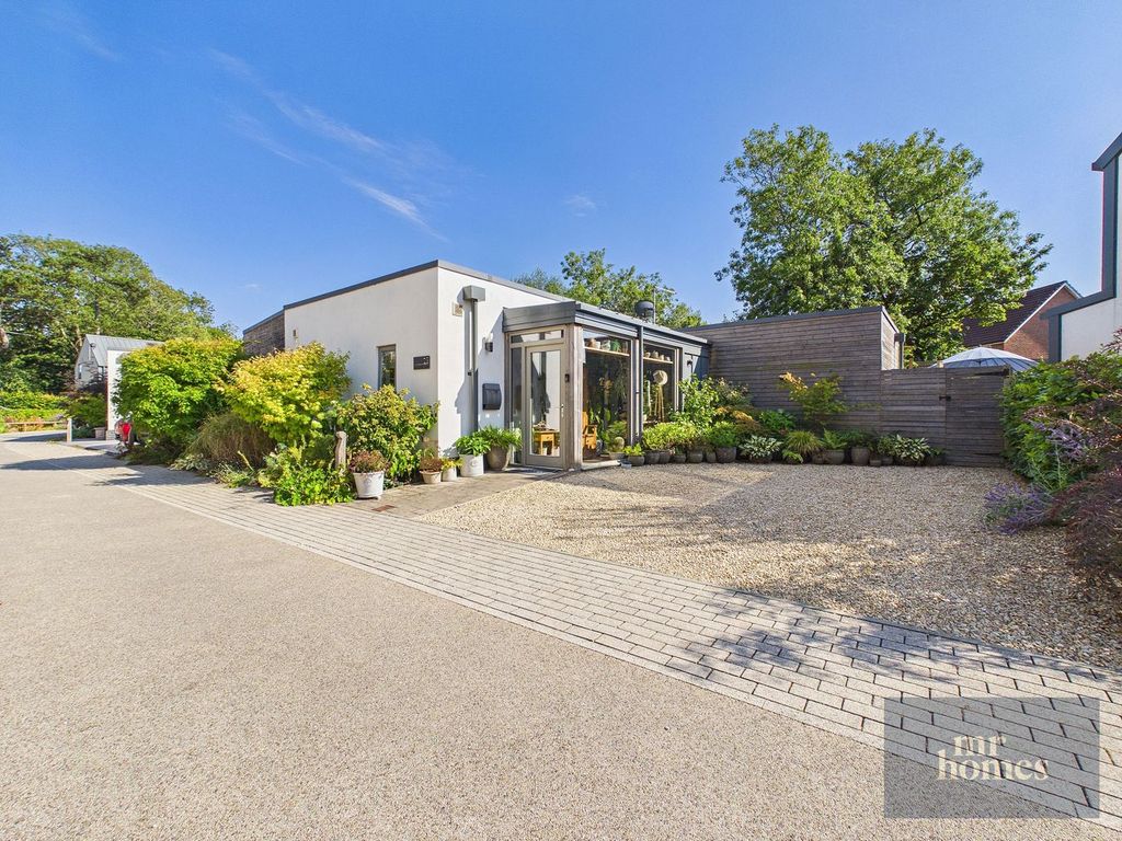 Property photo 1 of 44