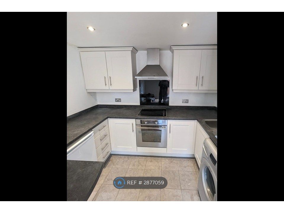 Property photo 3 of 13 Kitchen