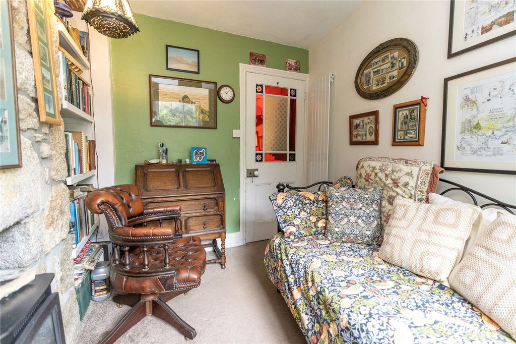 Property photo 3 of 19 Picture No. 02
