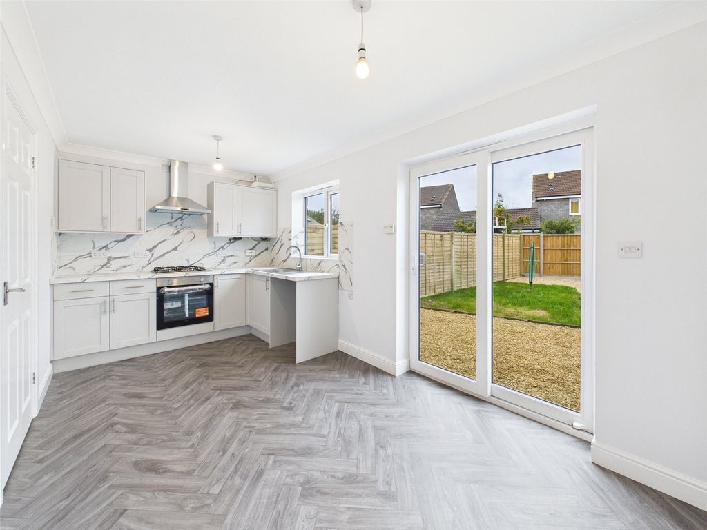 Property photo 2 of 21 Picture No. 34