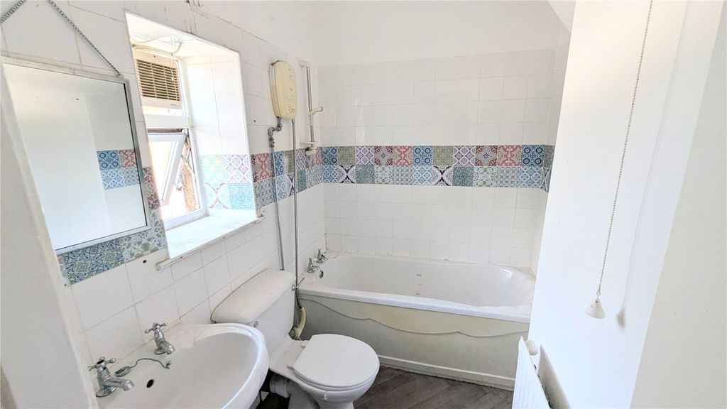 Property photo 3 of 10 Picture No. 05