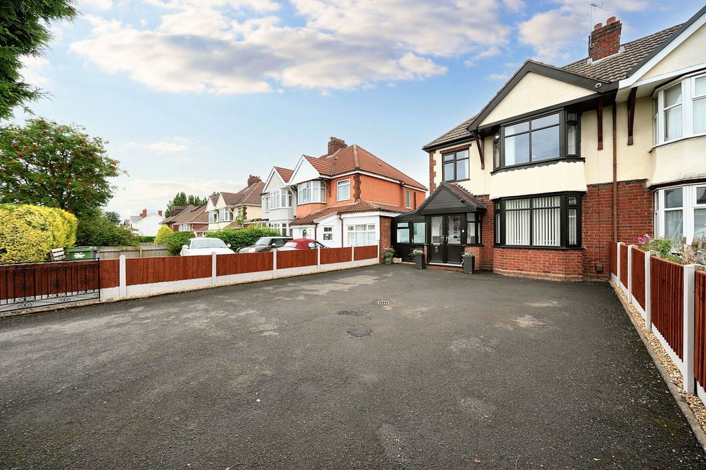 Property photo 3 of 36