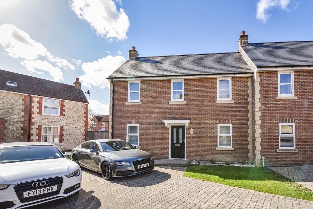 Property photo 1 of 25