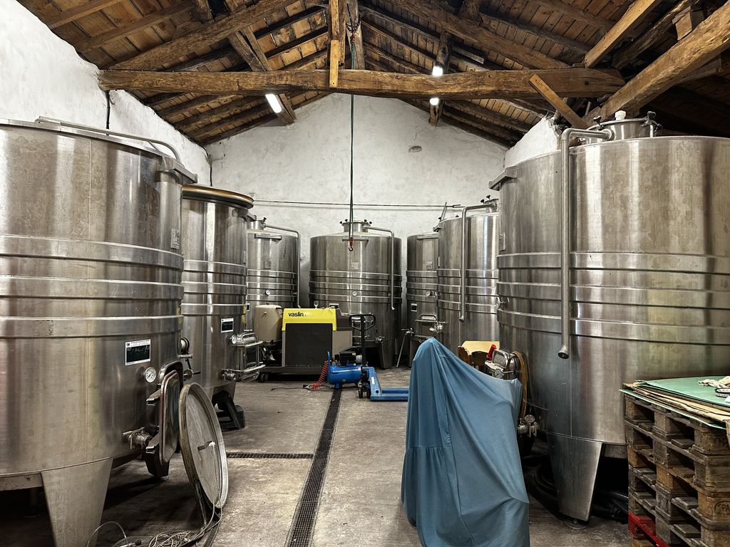 Property photo 1 of 3