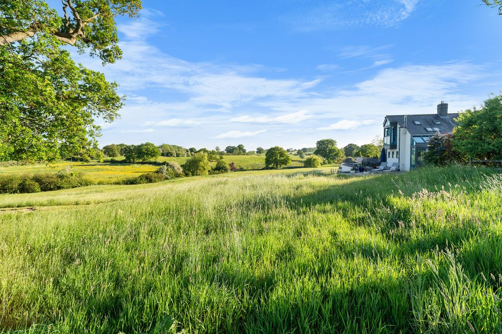 Property photo 2 of 49