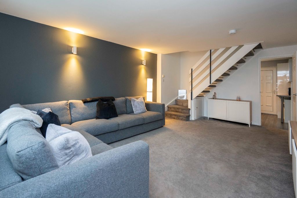 Property photo 3 of 21 4856816