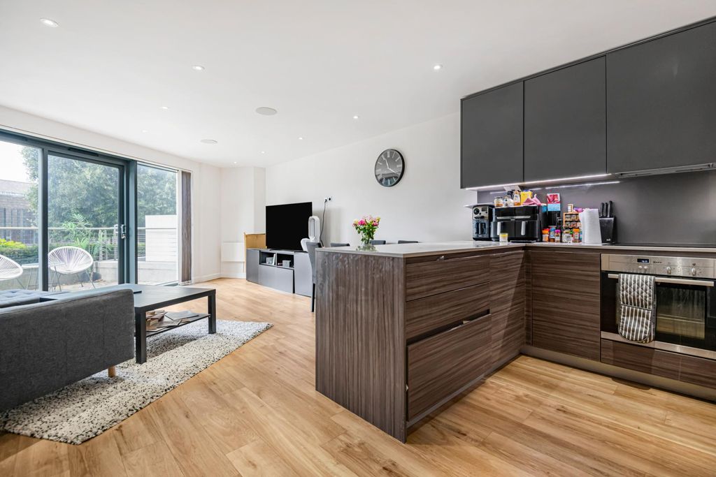 Property photo 3 of 17 Photo 2