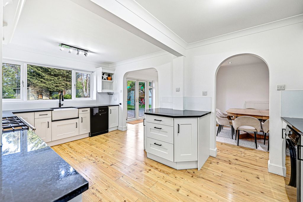 Property photo 2 of 23 Gallery