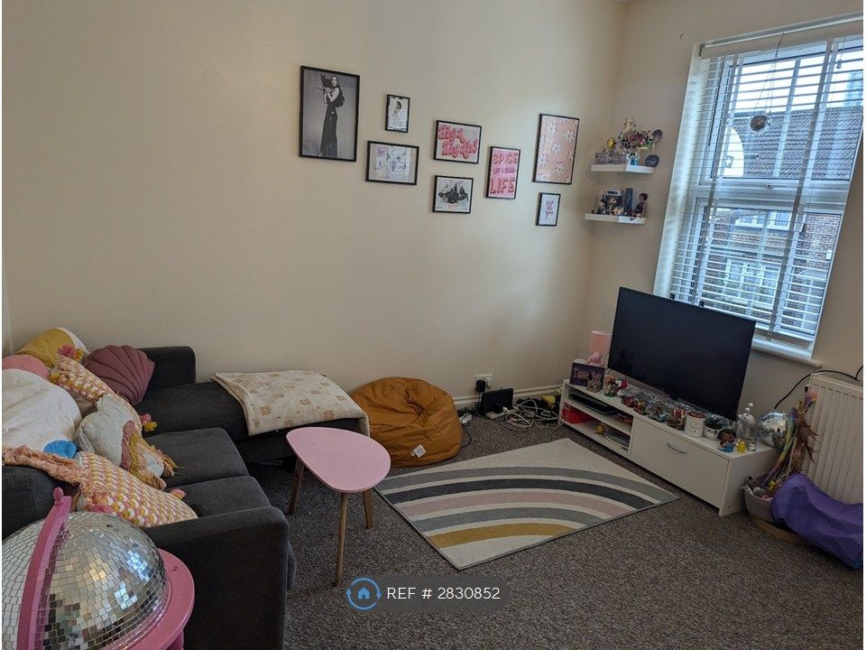 Property photo 2 of 12 Living Room