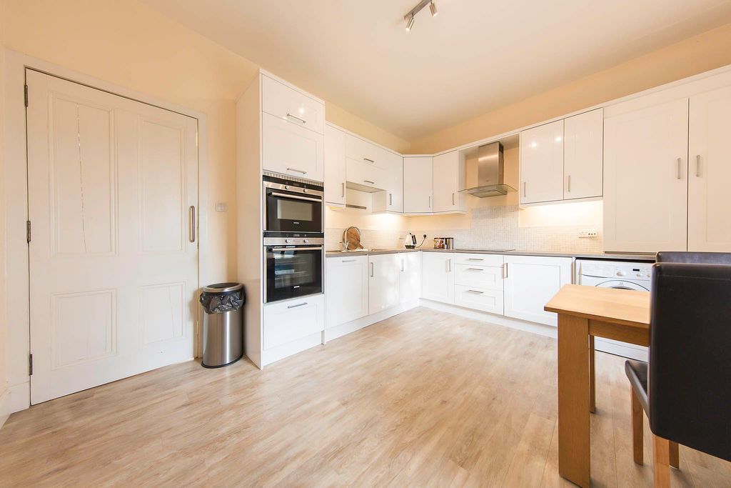 Property photo 3 of 10 Photo 3