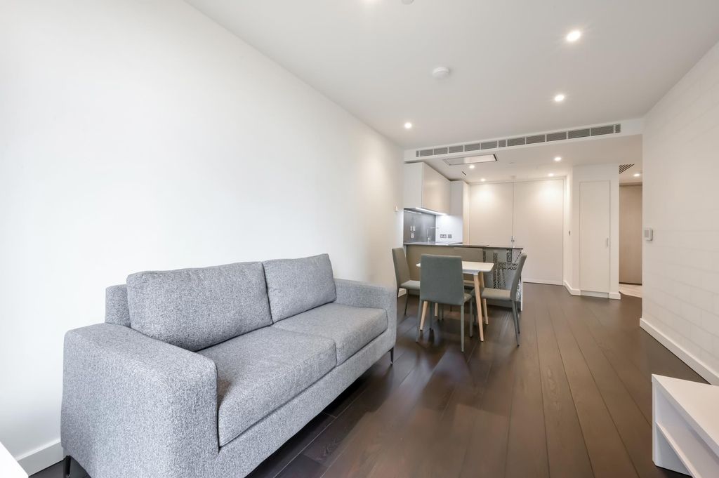 Property photo 2 of 25