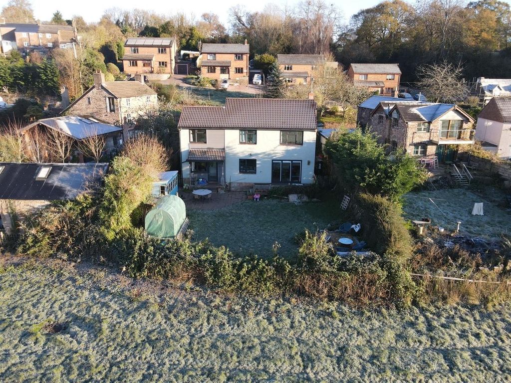 Property photo 2 of 30