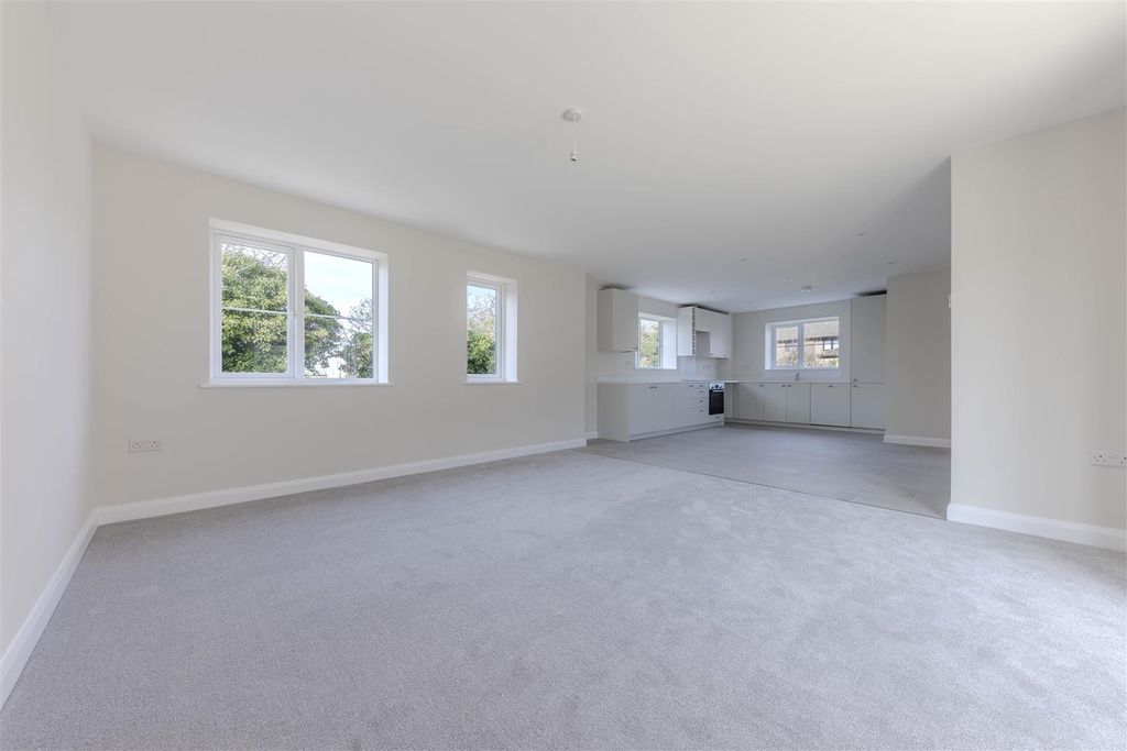Property photo 3 of 32 Ba-22.Jpg