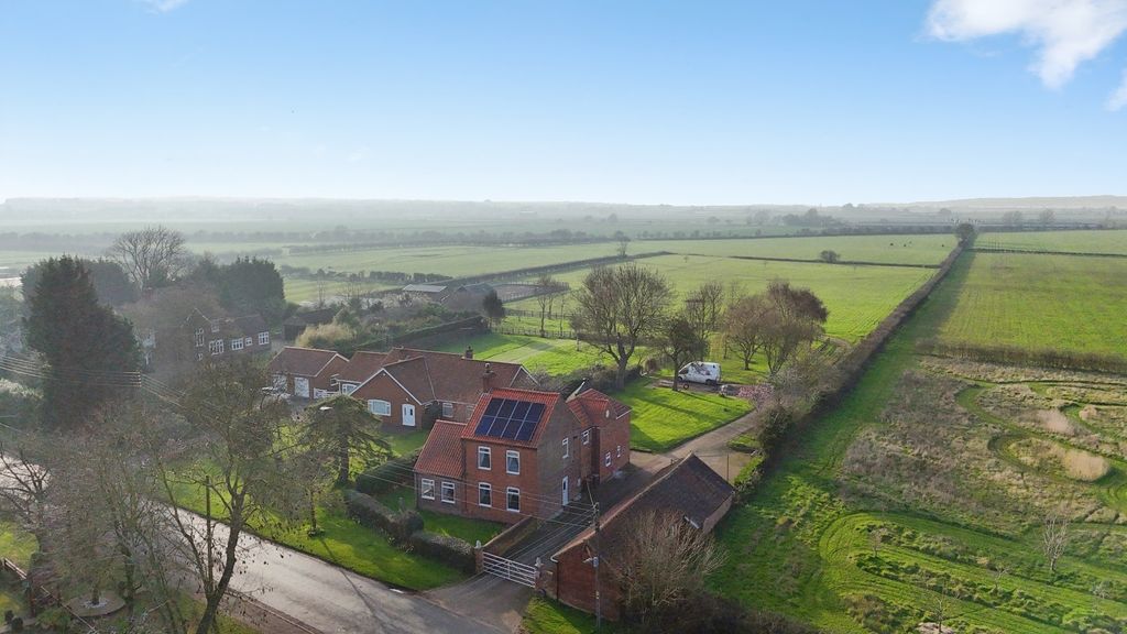 Property photo 2 of 24 4973255