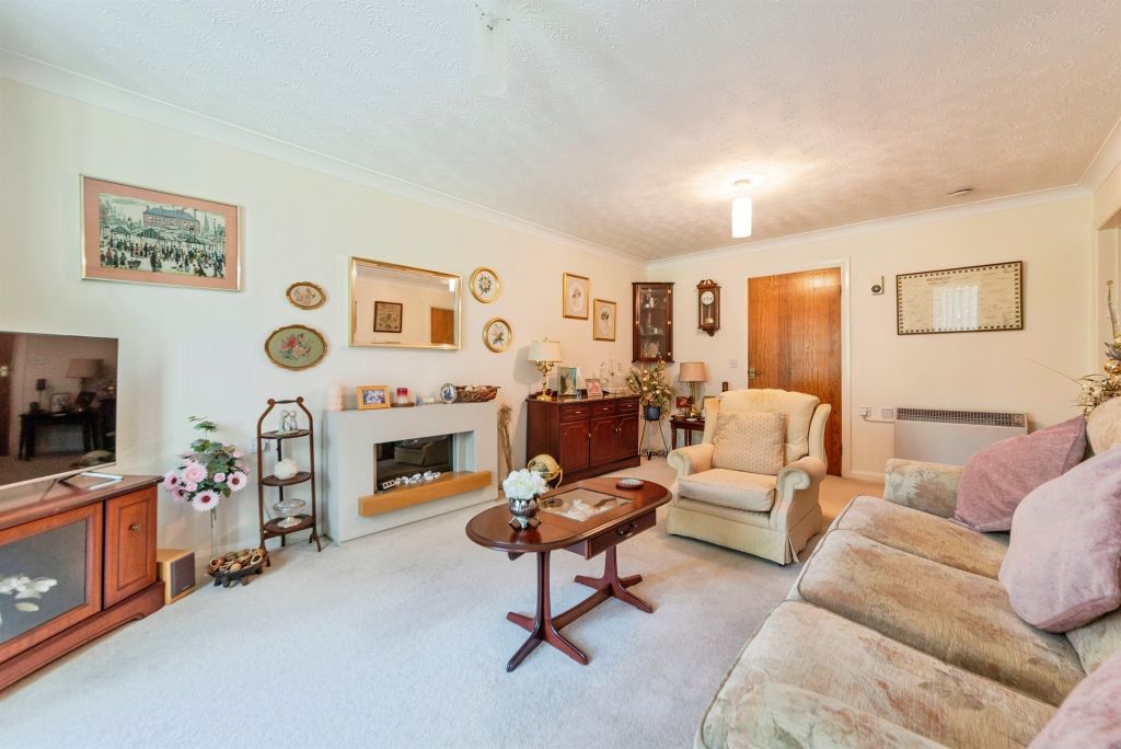 Property photo 2 of 17