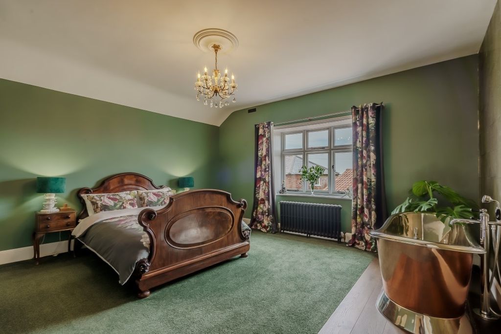 Property photo 2 of 43